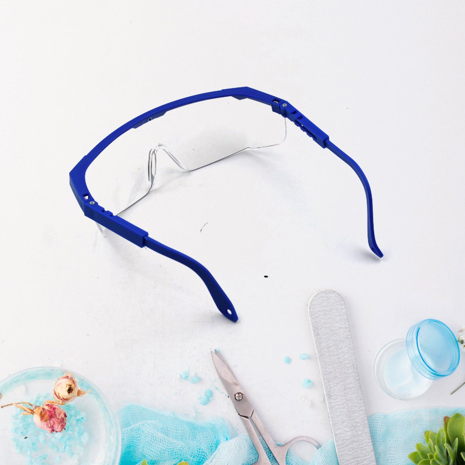Safety glasses with UV protection and adjustable fit Safety glasses with UV protection and adjustable fit